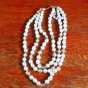 Peral bead necklace costume jewelry